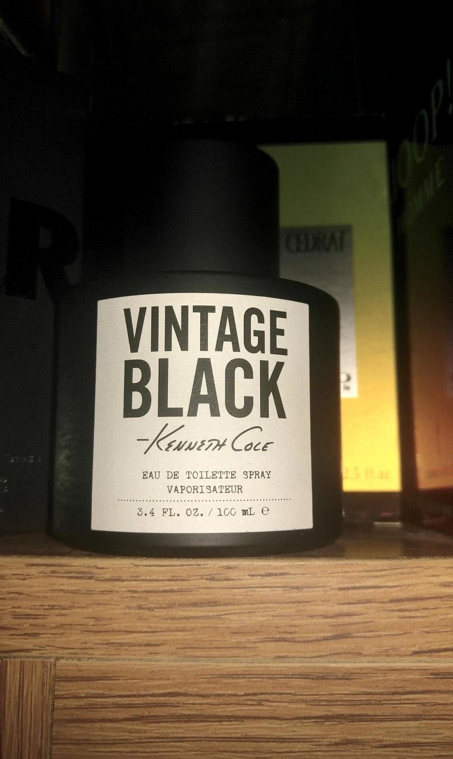 Kenneth Cole Vintage Black