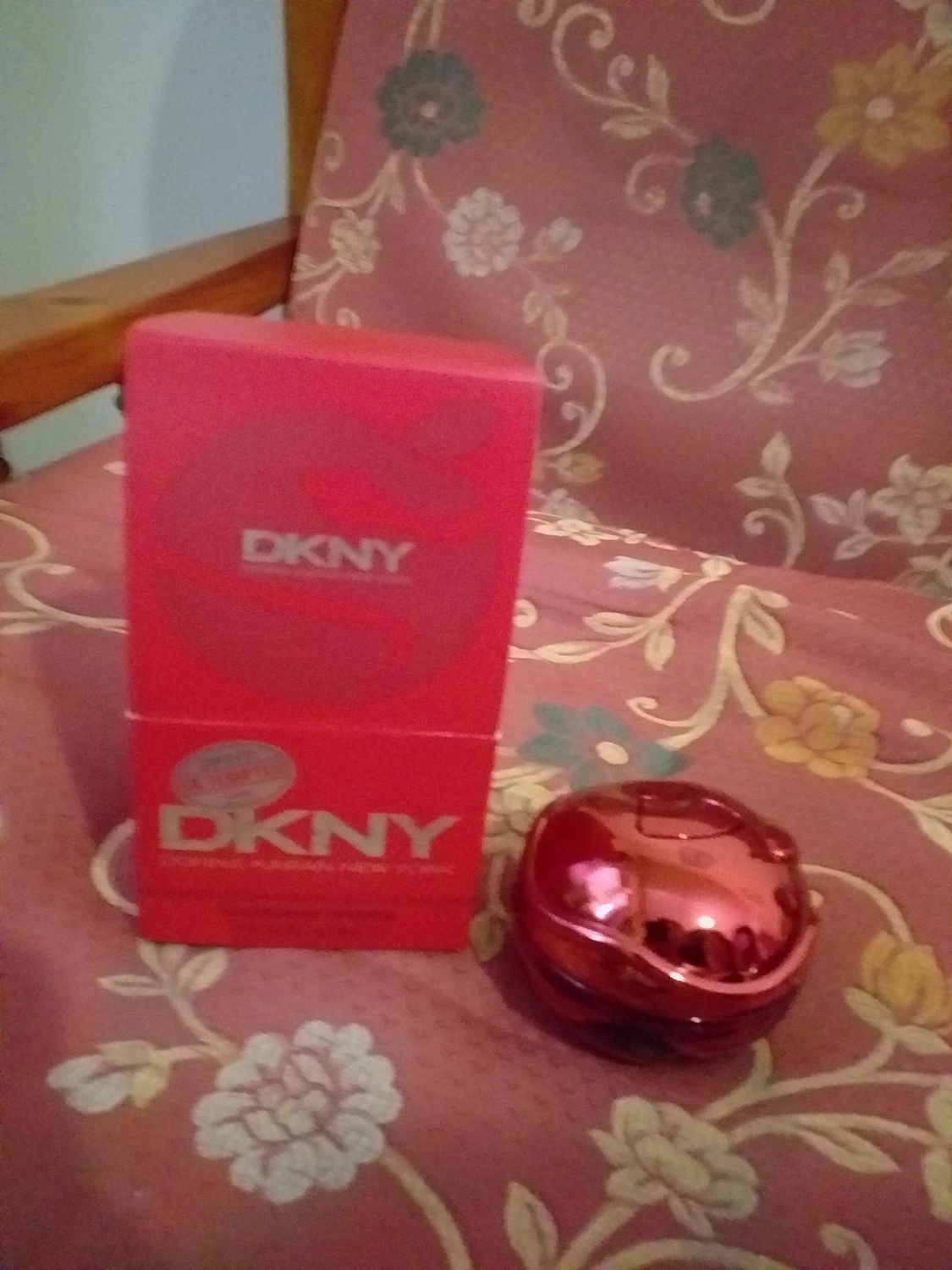 DKNY Be Tempted