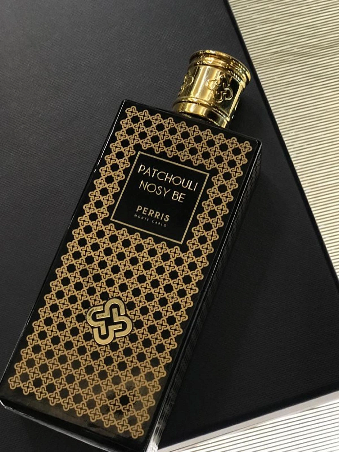 Perris Monte Carlo Patchouli Nosy Be