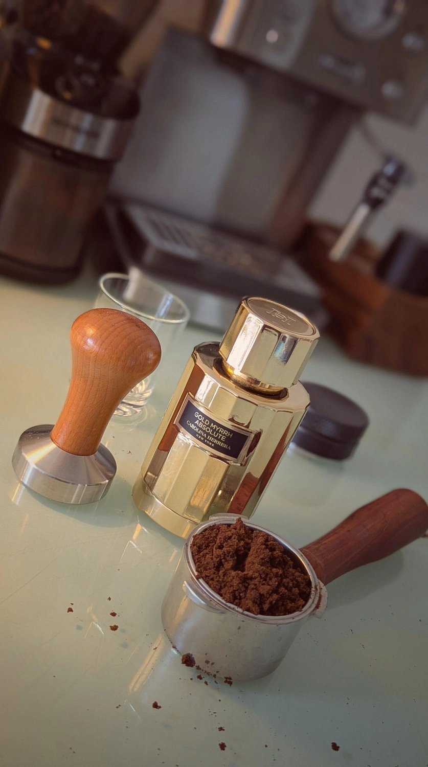 Carolina Herrera Gold Myrrh Absolute
