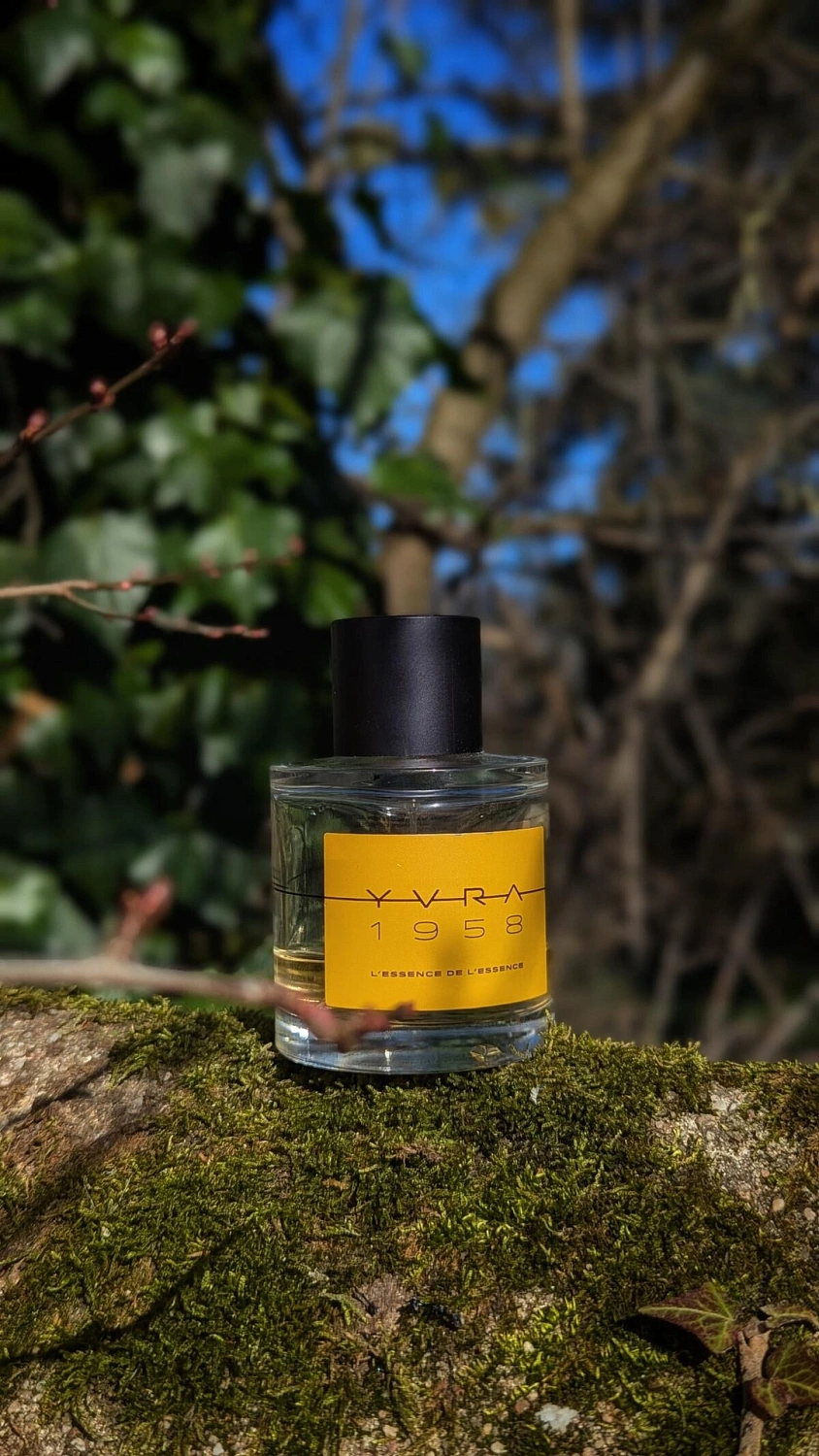 Yvra 1958 L'essence De L'essence