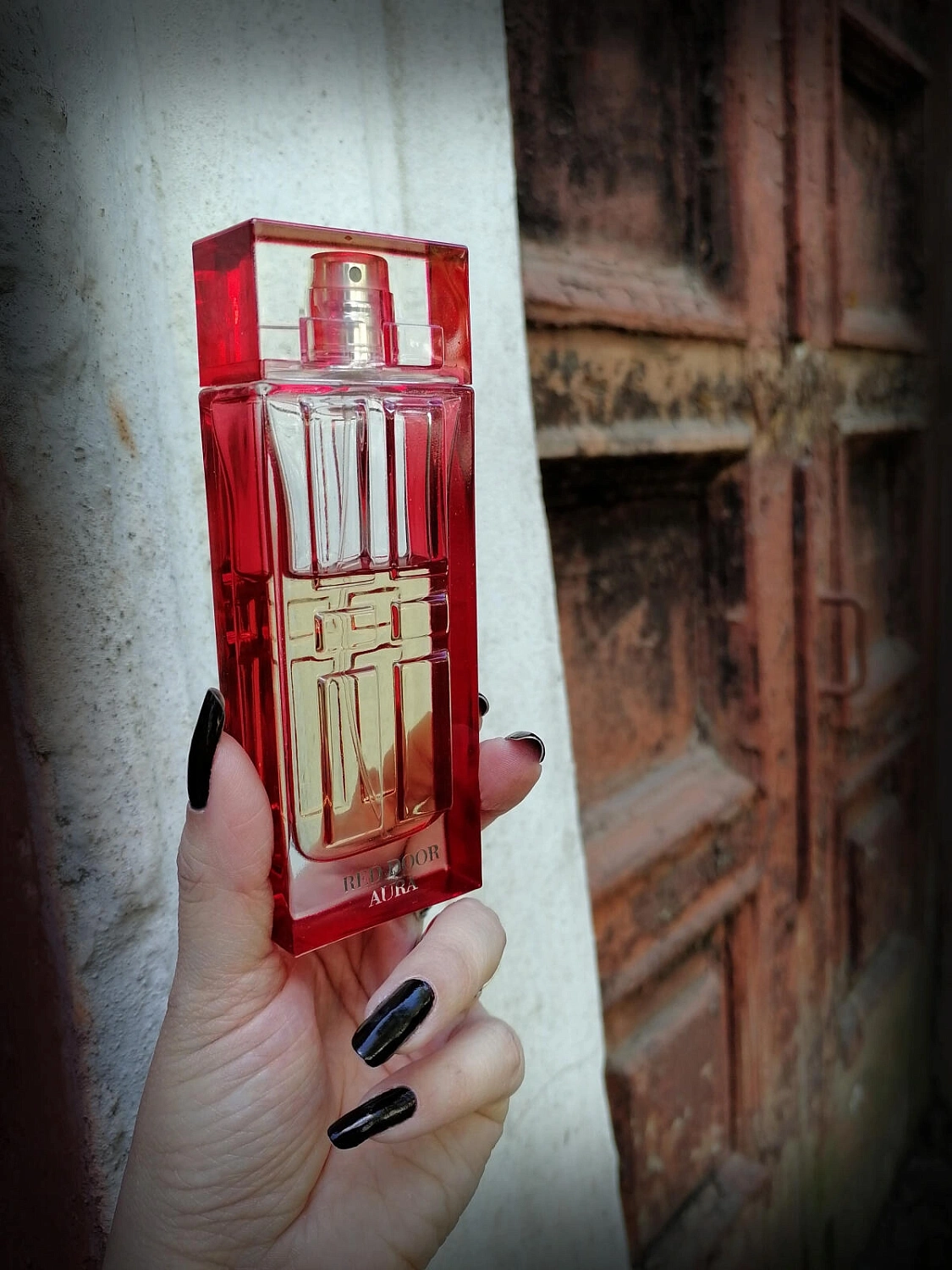 Elizabeth Arden Red Door Aura