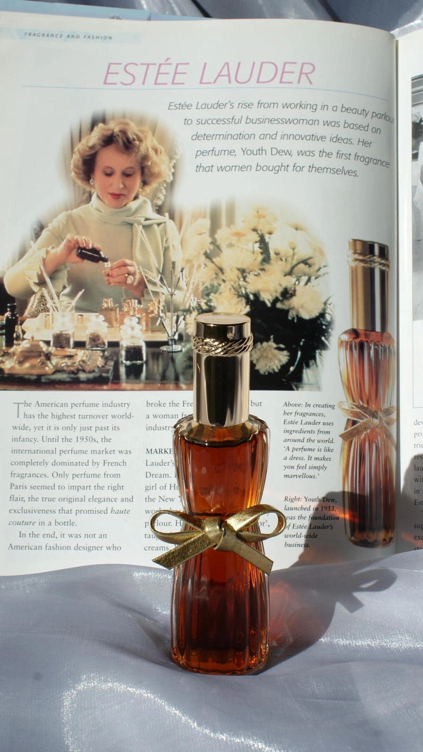 Estée Lauder Youth Dew