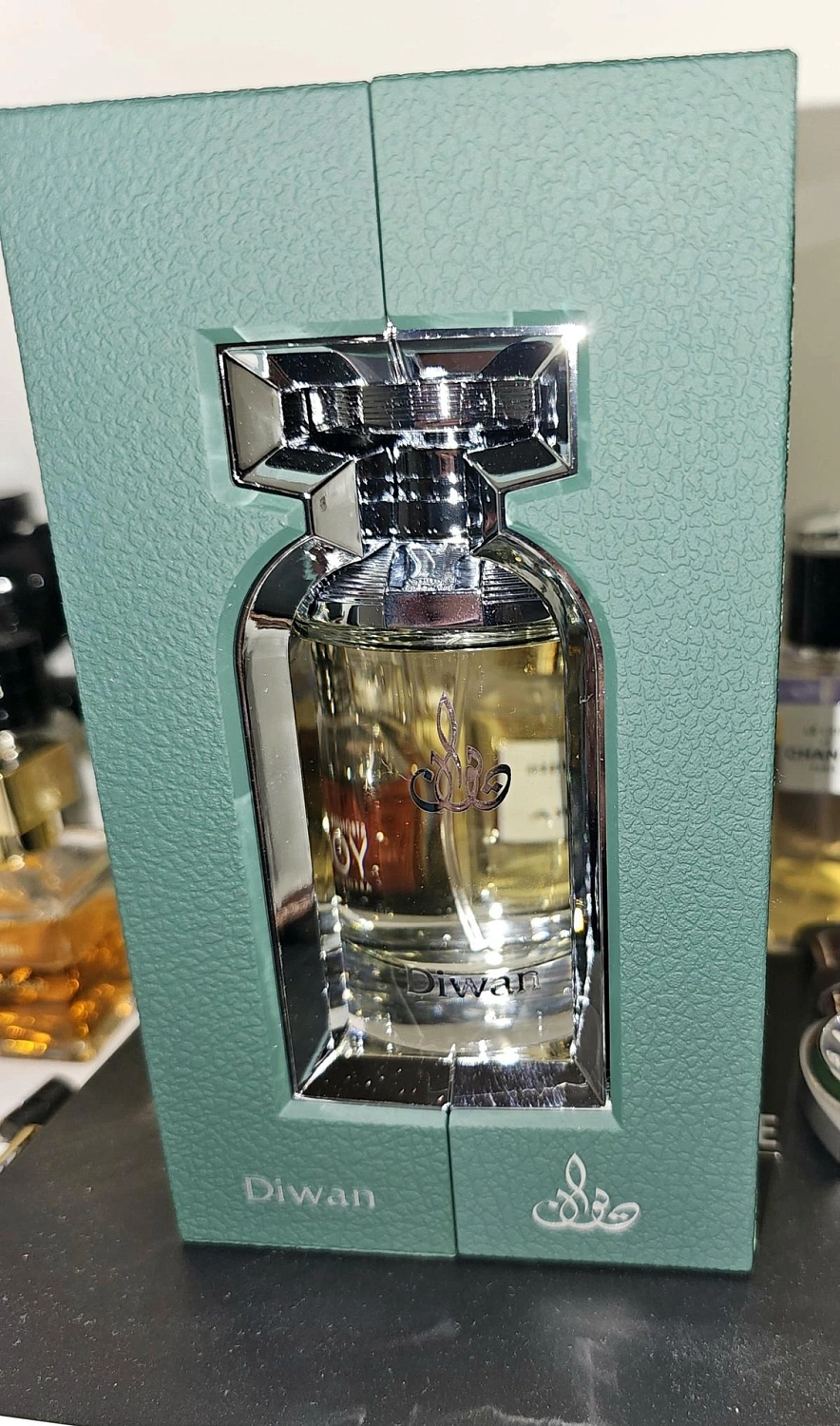 Arabian Oud Diwan