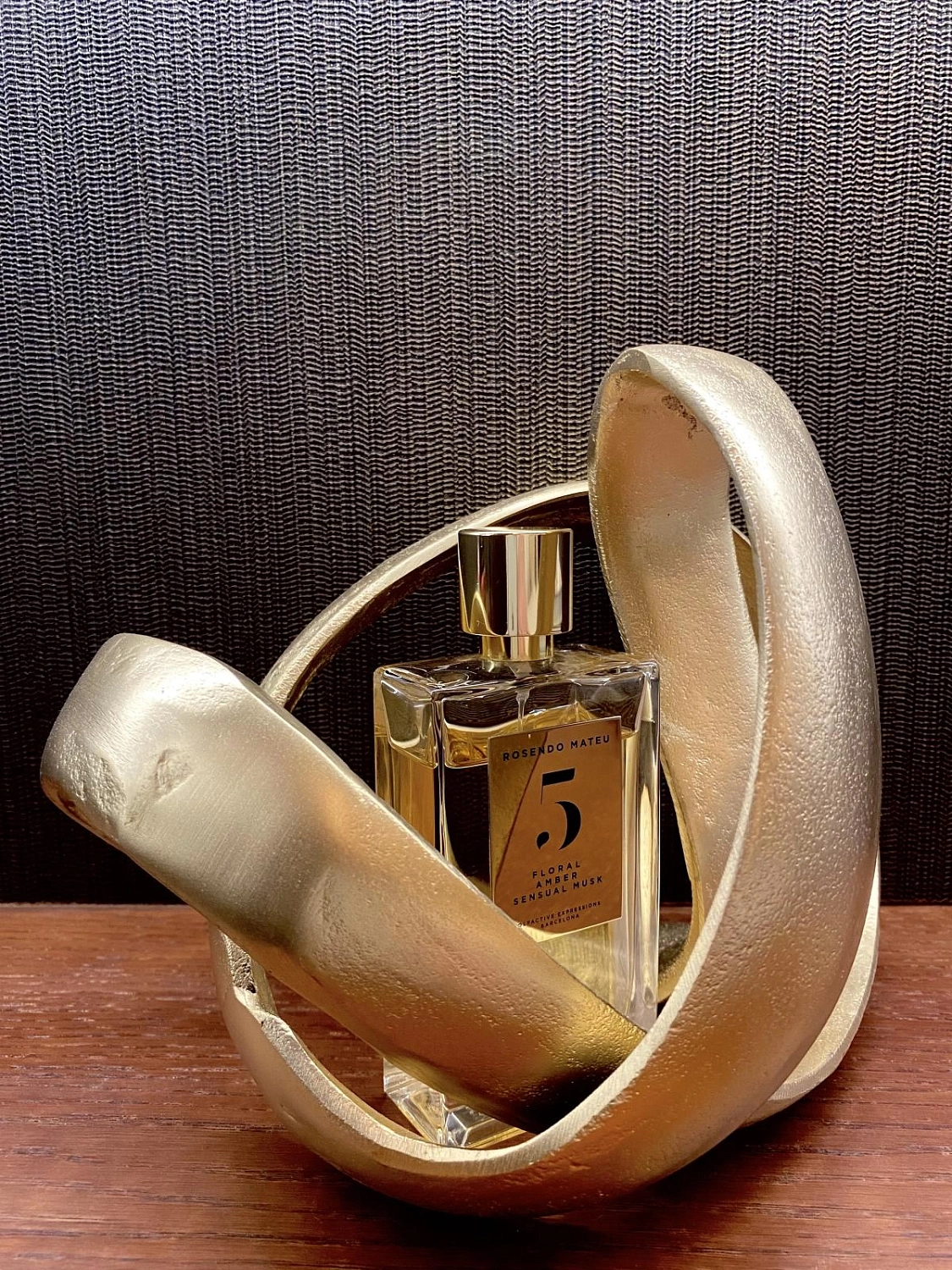 Rosendo Mateu Olfactive Expressions Rosendo Mateu Nº 5 Floral, Amber, Sensual Musk