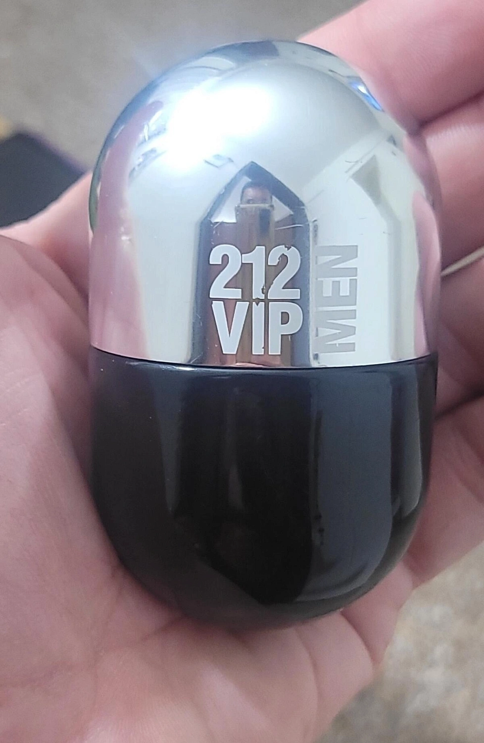 Carolina Herrera 212 VIP Men Pills