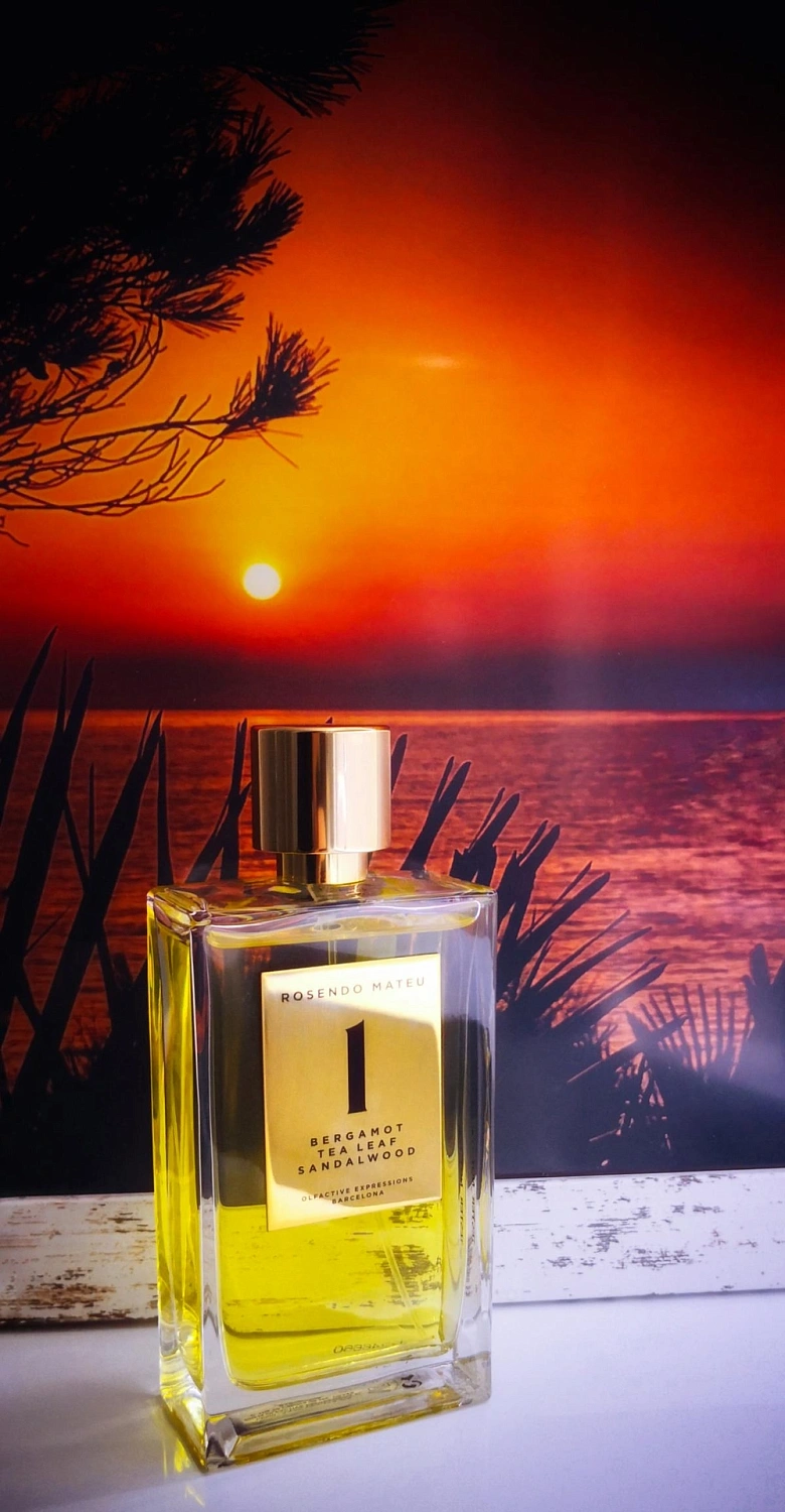 Rosendo Mateu Olfactive Expressions Rosendo Mateu Nº 1 Bergamot, Tea Leaf, Sandalwood