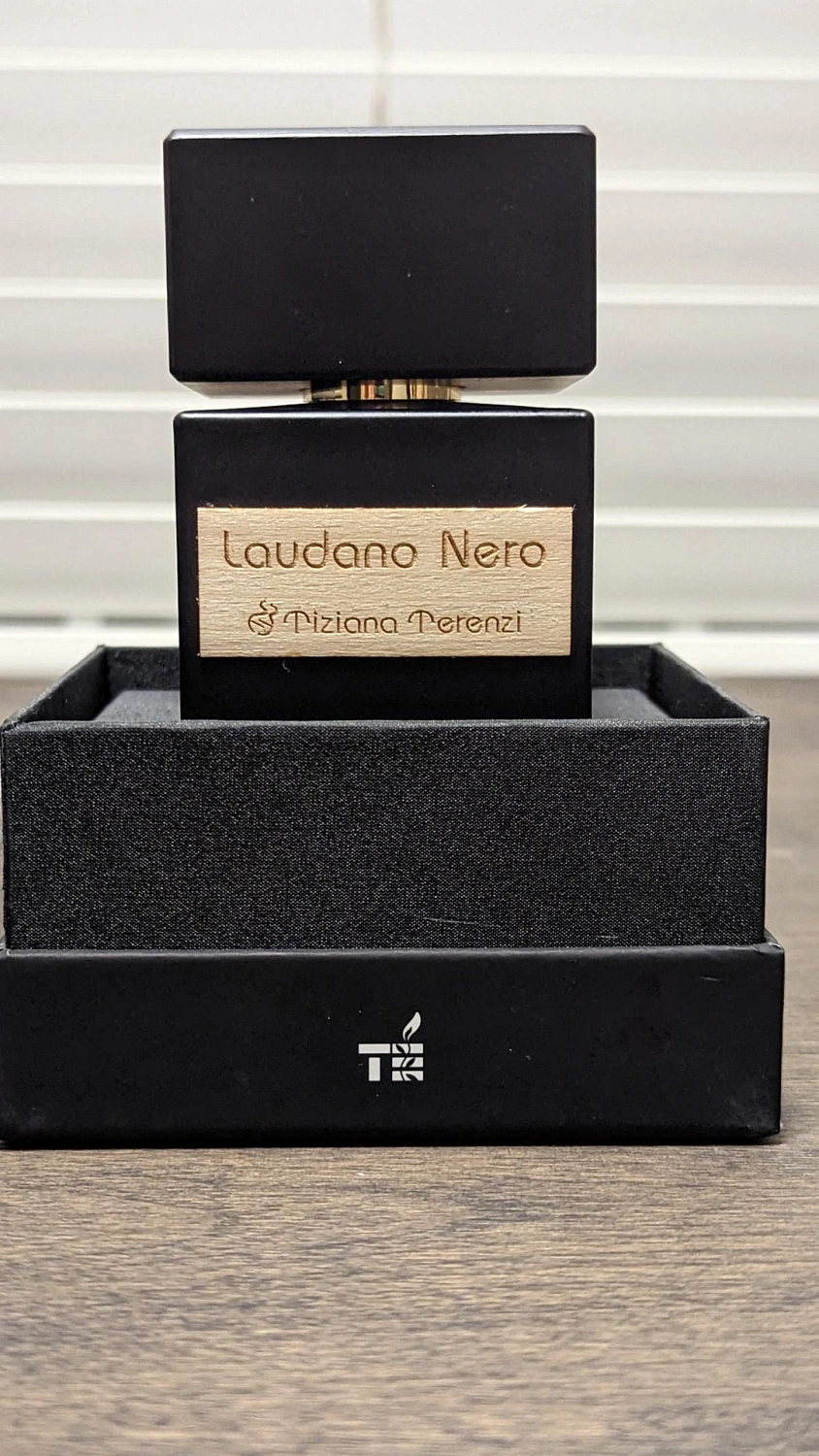 Tiziana Terenzi Laudano Nero