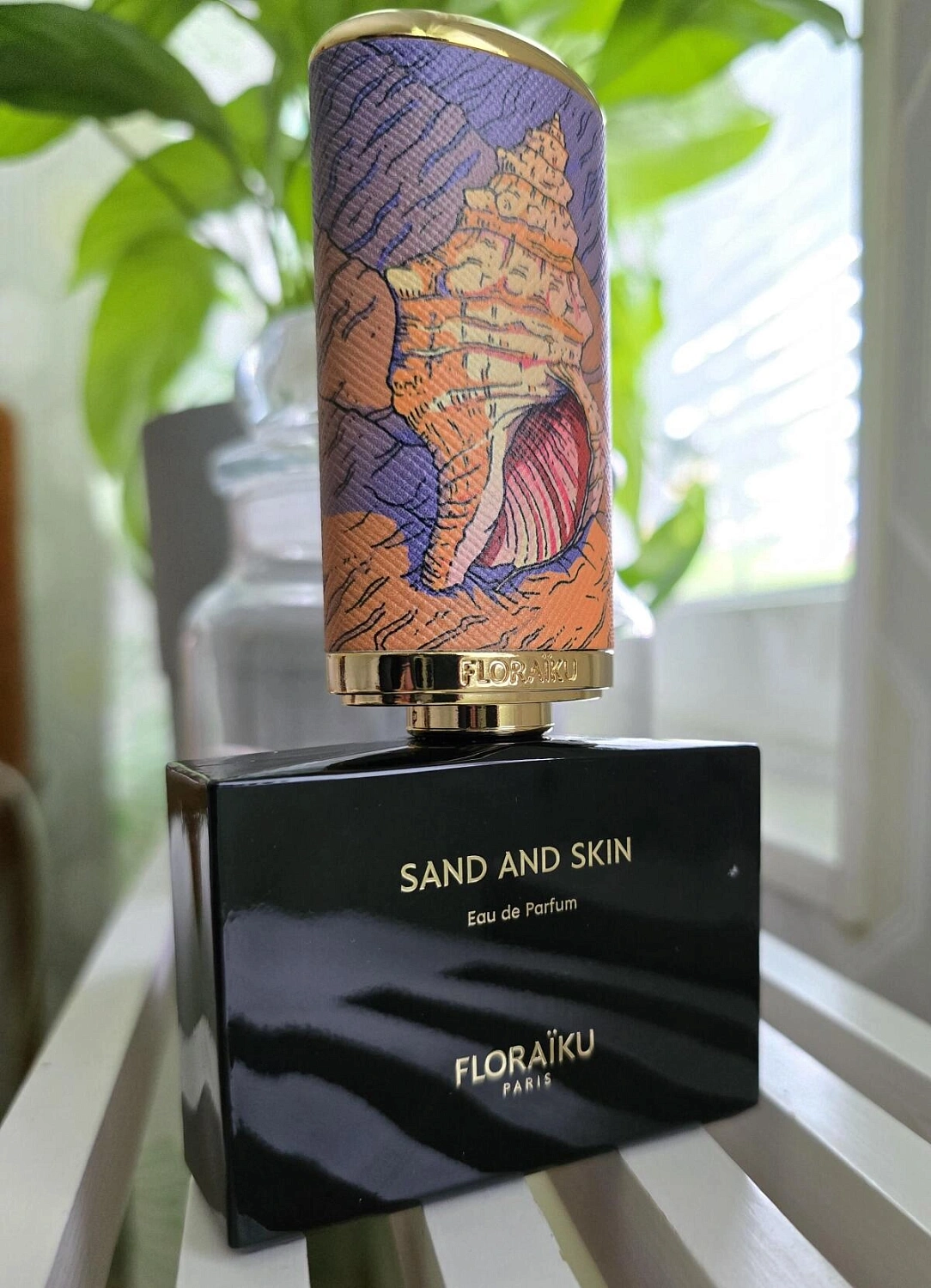 Floraïku Sand and Skin