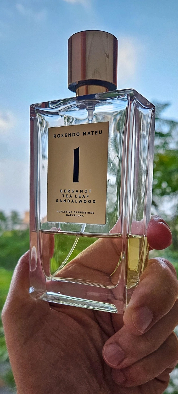 Rosendo Mateu Olfactive Expressions Rosendo Mateu Nº 1 Bergamot, Tea Leaf, Sandalwood