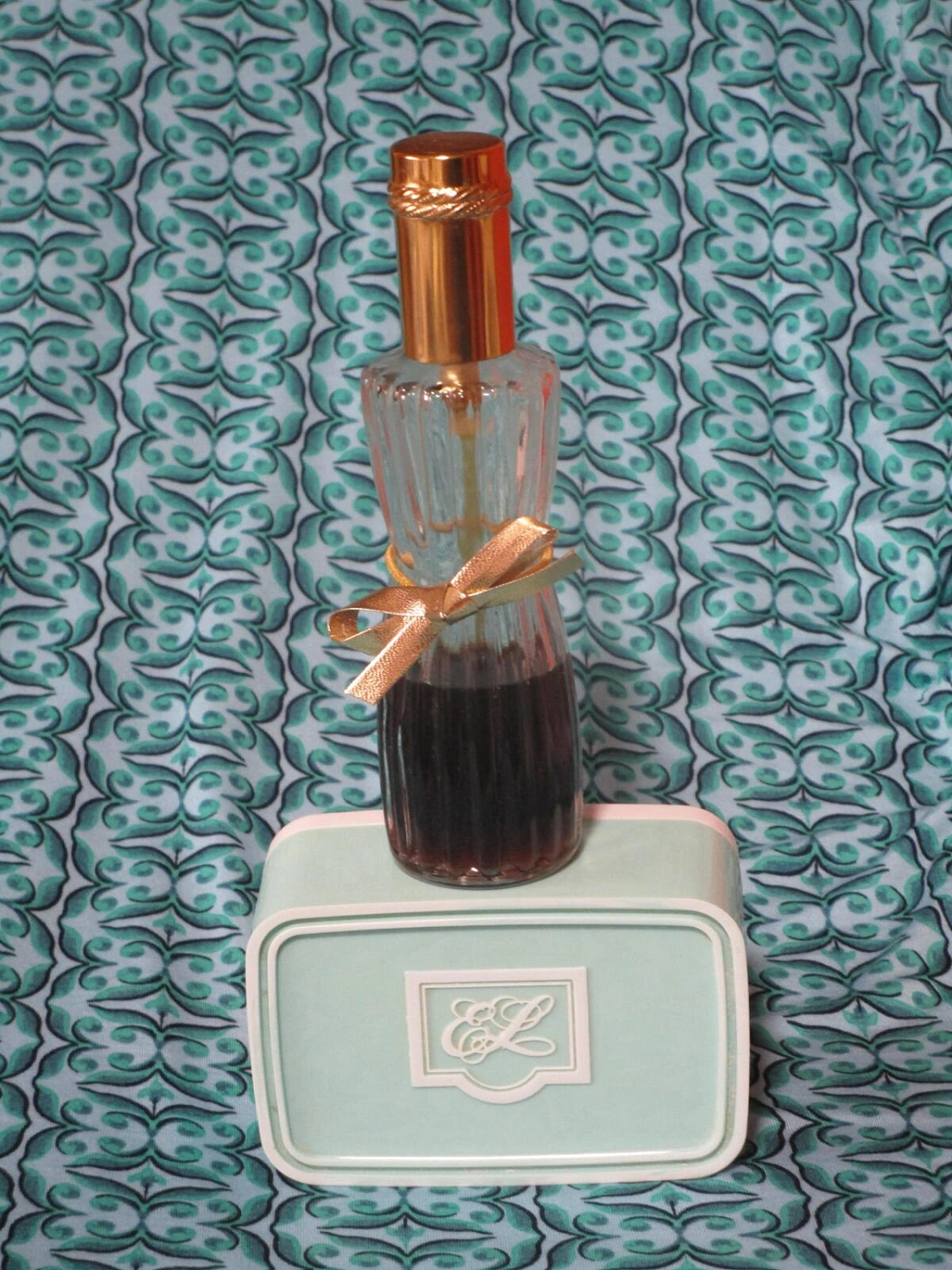Estée Lauder Youth Dew