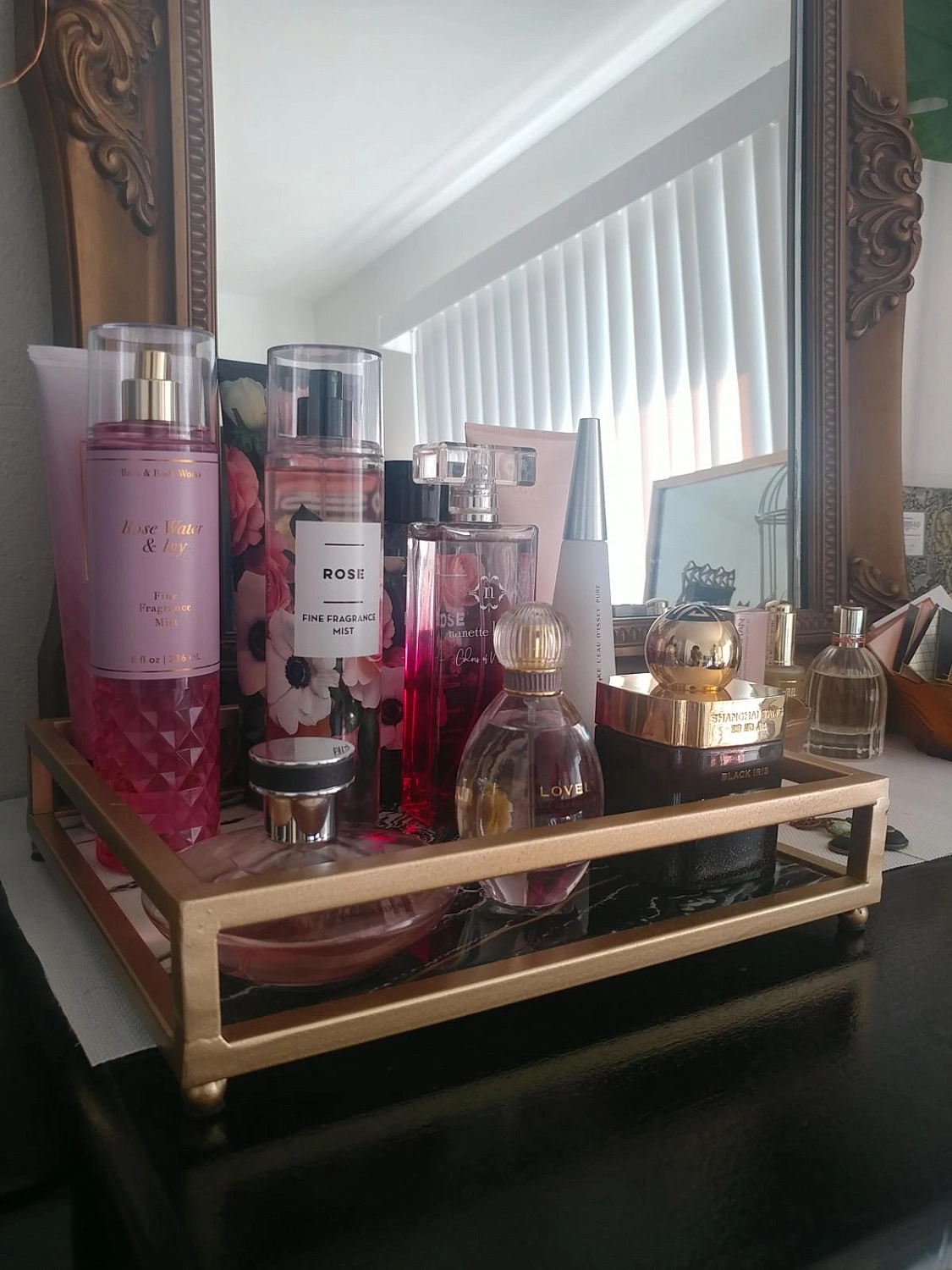 Banana Republic Rosewood