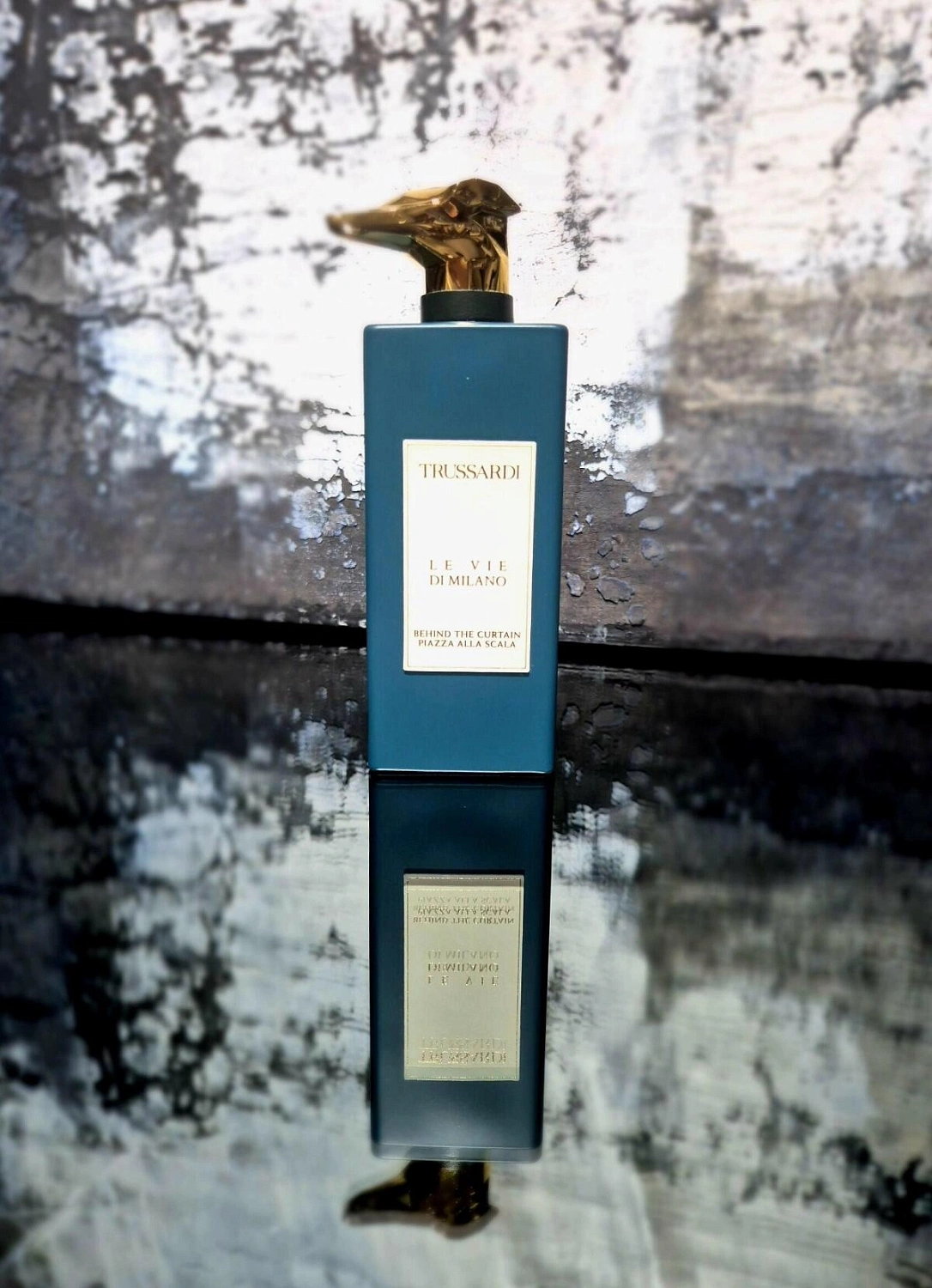 Trussardi Behind The Curtain Piazza Alla Scala