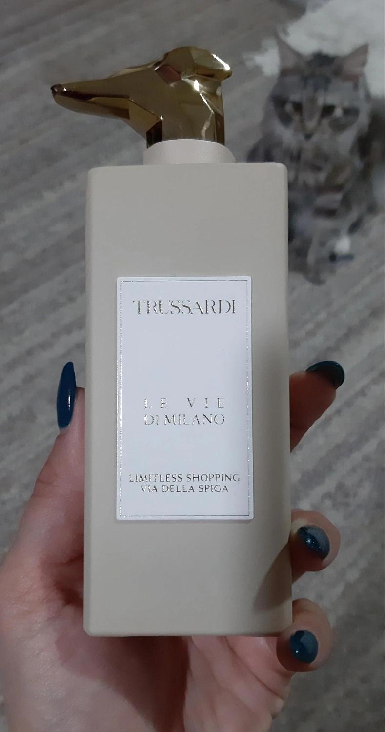 Trussardi Limitless Shopping Via Della Spiga