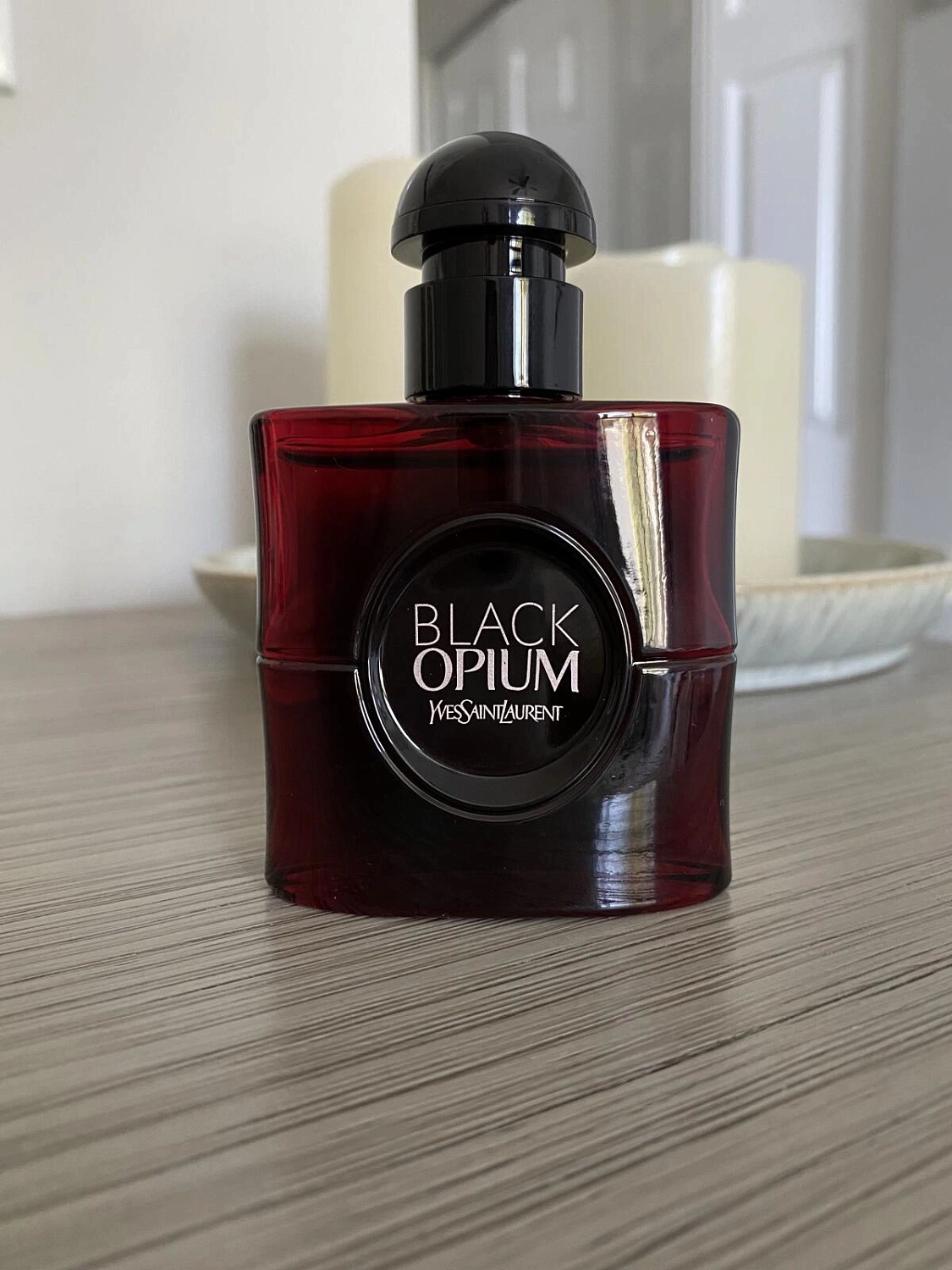 Yves Saint Laurent Black Opium Over Red