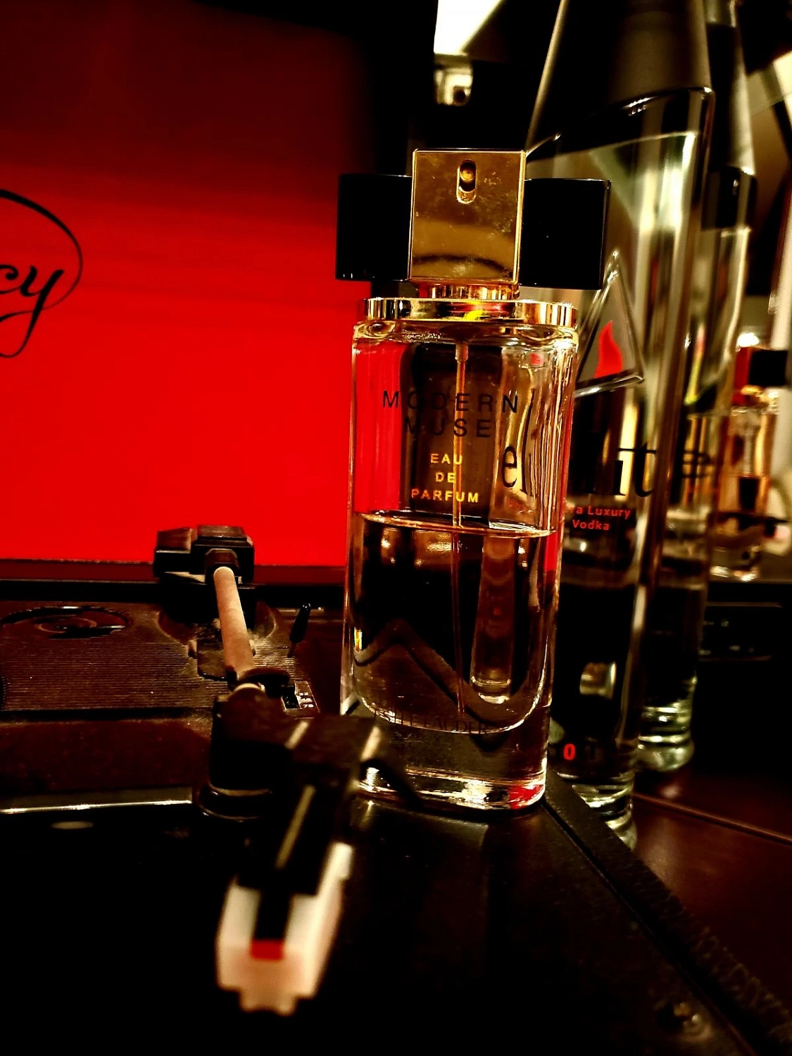 Estée Lauder Modern Muse