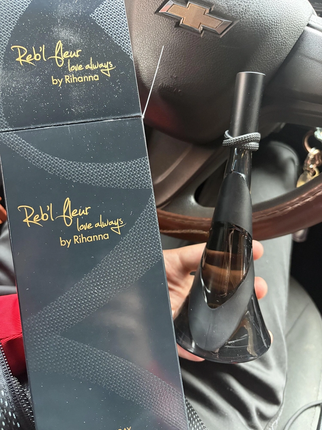 Rihanna Reb'l Fleur Love Always